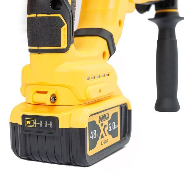 Безщітковий акумуляторний перфоратор DeWalt (48V, 6 AH) Трирежимний перфоратор Деволт з 2 АКБ | Макс. діаметр отвори в деревині: - 30 мм | Тип живлення: - акумулятор (літій-іонний): - 48V/6.0Ah | Тип патрона: - SDS-Plus, Гарантия 3 года eb-1107-2 фото