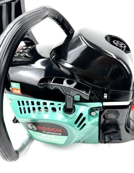 Потужна Бензопила BOSCH із шиною 45 см (6,5 кВт 58 см3) Бензинова ланцюгова пила Бош для саду | Робочий об'єм циліндра - 58 см3 | Потужність - 6.5 кВт | Крок ланцюга - 0,325" | Довжина шини - 45 см | Об'єм оливного бака: 260 мл, Гарантія 3 роки 523655-1 фото