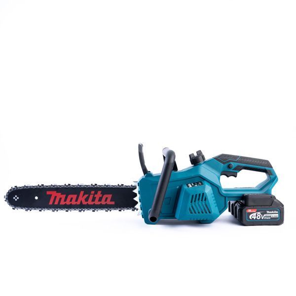 Бесщеточная аккумуляторная пила Makita (48V, 6Ah) Макита шина 40 см с бесключевой натяжкой цепи | Тип: - бытовая | Номинальное напряжение: - 48В | Емкость АКБ: - 6.0 Ач | Длина шины - 40 см | Шаг цепи - 3/8" | Вес: - 4,8 кг, Гарантия 3 года 851265-1 фото