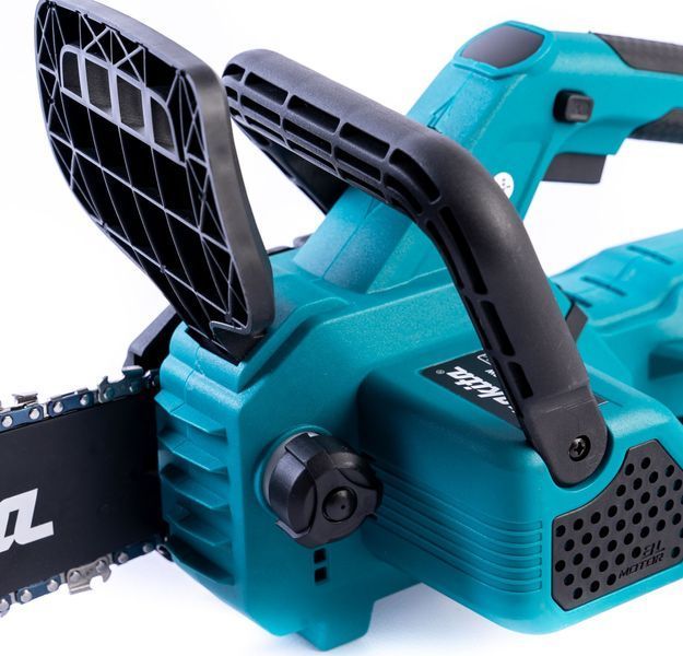 Мощная аккумуляторная пила Makita 48V 6Ah с бесщеточным двигателем и шиной 30 см | Оригинальный товар | Официальная гарантия производителя | Быстрая доставка по Украине | Профессиональный инструмент для дома и бизнеса, Гарантия 3 года 12345-1 фото