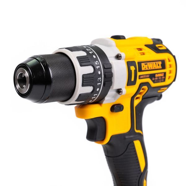 Потужний безщітковий шуруповерт DeWalt 48V 6Ah з великим набором 123135 фото