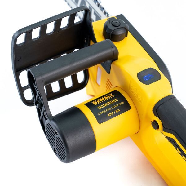 Бесщеточная аккумуляторная цепная пила Dewalt (48V 6Ah) АКБ пила Деволт 30 см с 2 аккумуляторами | Объем масляного бака: - 80 мл | Тип масляного насоса: - автоматический | Бесключевая натяжка цепи: - есть | Цифровой дисплей- есть, Гарантия 3 года 465488-2 фото
