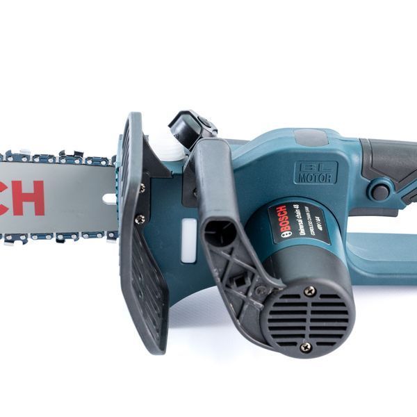 Аккумуляторная бесщеточная пила Bosch UniversalChain 48 (48V 6Ah) АКБ цепная пила Бош 30см с подачей смазки 464885 фото