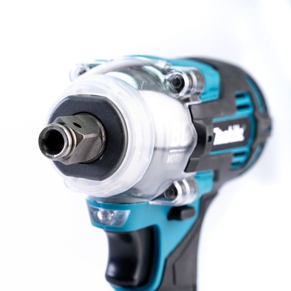 Безщітковий акумуляторний ударний гайковерт Makita 500Hm (48V, 6AH) з набором головок Макіта | Потужність: - 48В | Ємність АКБ: - 6.0Ah | Число обертів: 0-2600 об/хв | Число ударів - 0-3100 уд./хв | Тип двигуна - безщітковий, Гарантія 3 роки eb-1064-1 фото